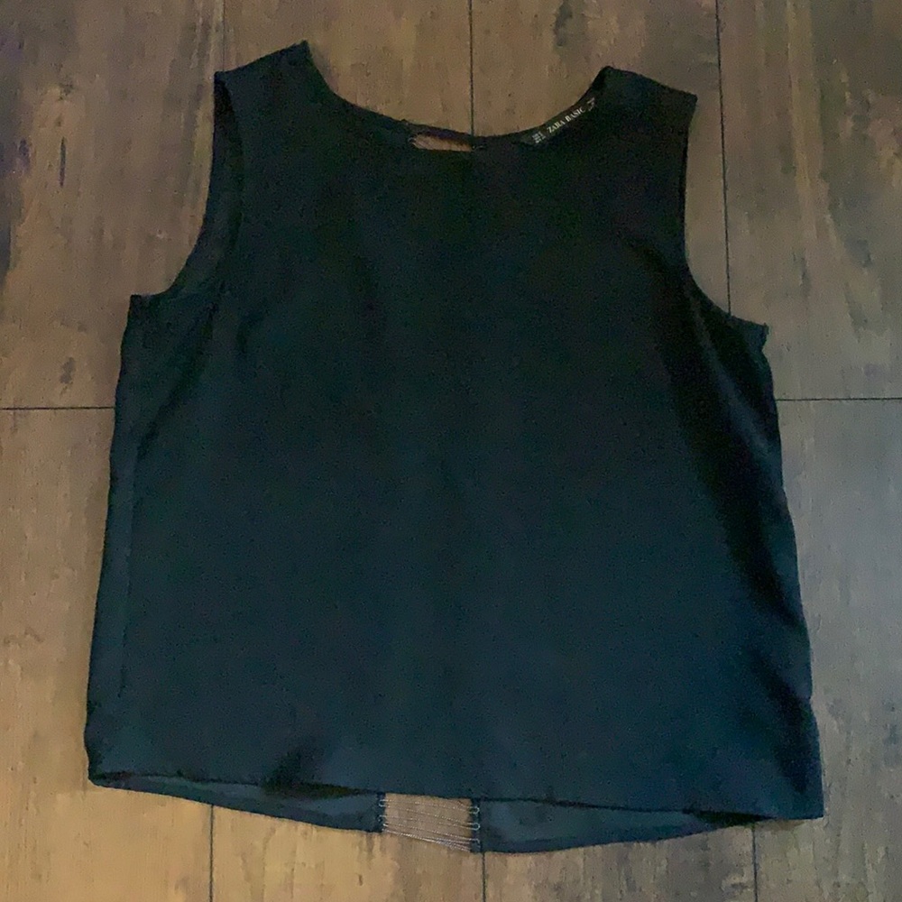 Small Zara top with chain detail on back